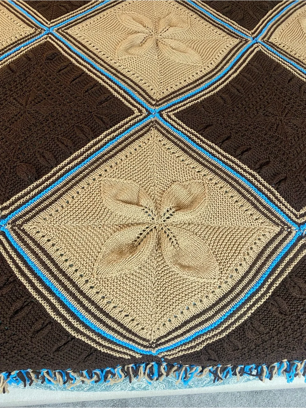 Vintage 79s handmade knit Afghan blanket brown blue raised leaf Counterpane